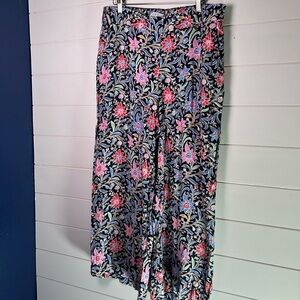 Loft wide leg pants size LP.  Floral print.  A46